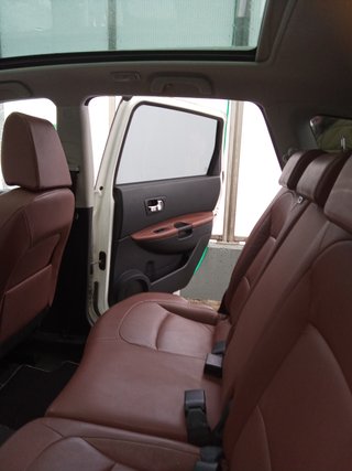 Nissan Qashqai+2 2010