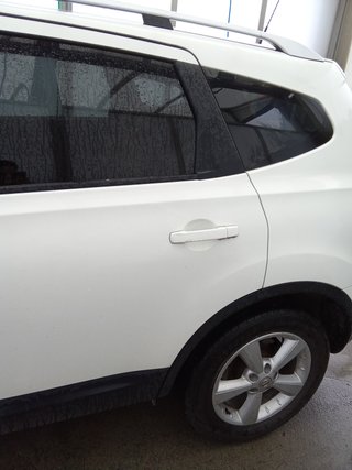 Nissan Qashqai+2 2010