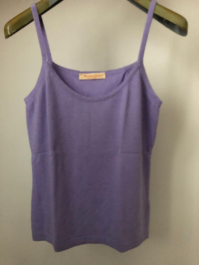 Cardigan a portafoglio con canottiera lilla