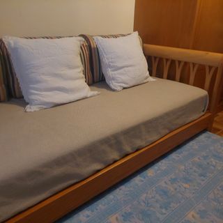 Vendo sofa nido de dos camas y madera maciza