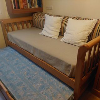 Vendo sofa nido de dos camas y madera maciza