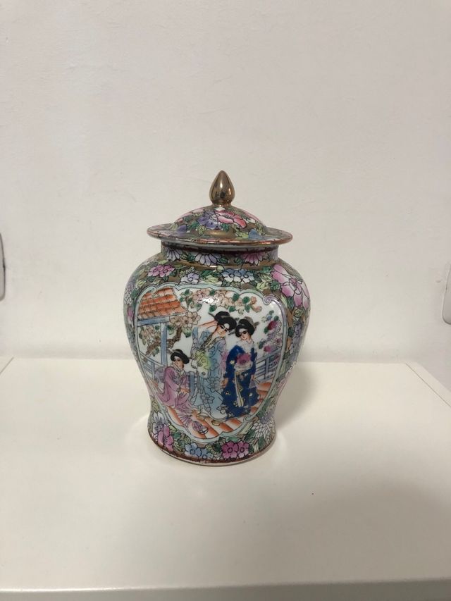 Vaso in ceramica giapponese