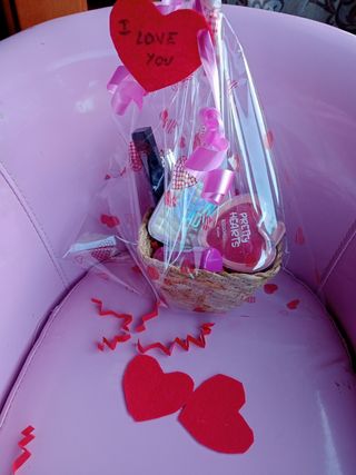 Cesta regalo especial San Valentín Maq. Perfume