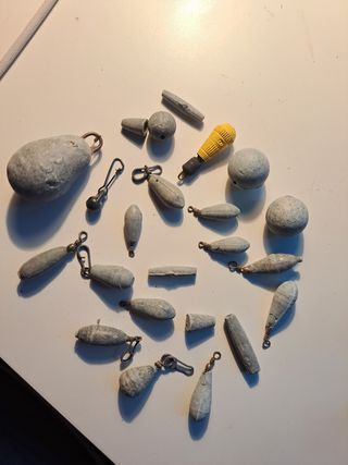 Lote de pesas y plomos de pesca