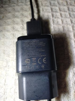 Adaptador LG MCS 02ED 5V 0.8Ah