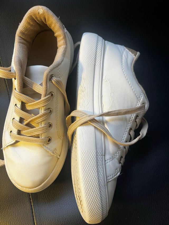 Deportes blanco vestir blanco y Dorado. Talla36