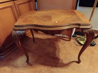 Mesa de madera antigua