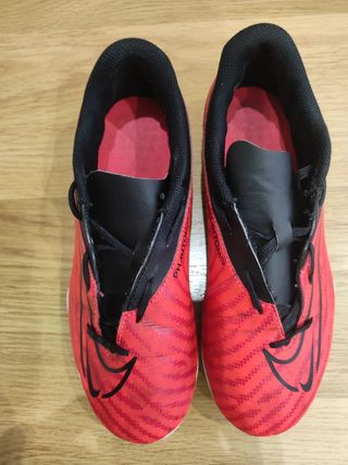 Botas de fútbol Nike con tacos