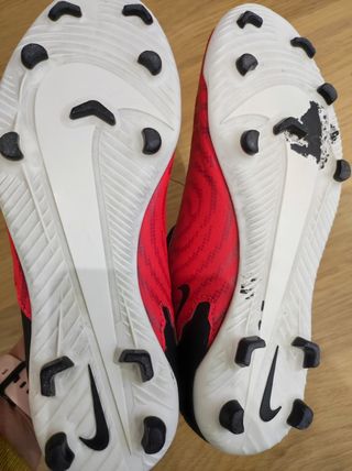Botas de fútbol Nike con tacos