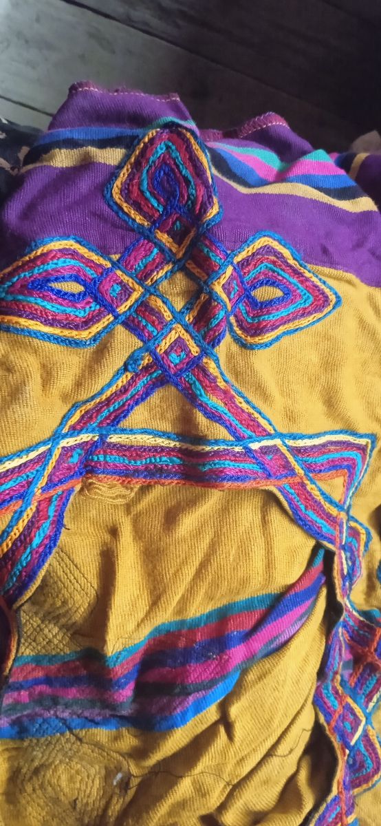 Huipil blusa guatemalteca
