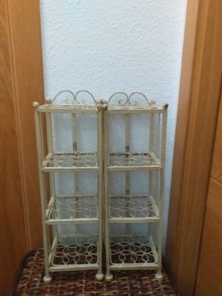 Estanterías de hierro tamaño pequeño
