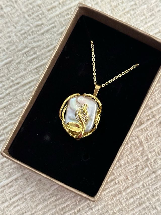 Collar de perlas naturales