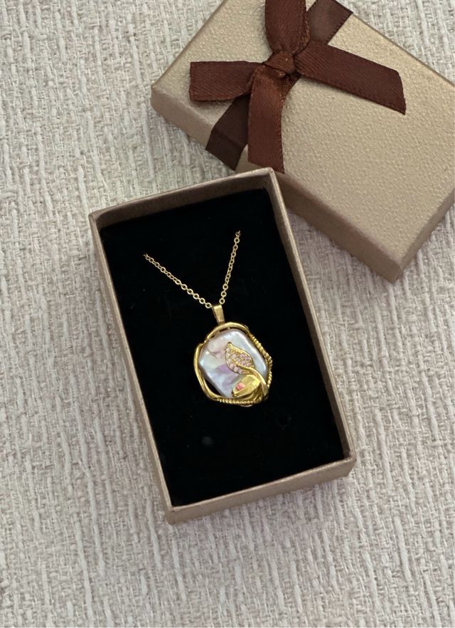 Collar de perlas naturales