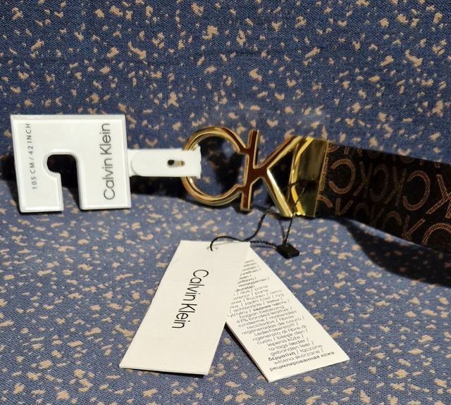 Cinturón Calvin Klein Monograma Marrón Dorado Oro.