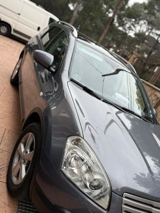 Nissan Qashqai+2 2010