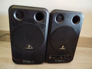 Altavoces Behringer 16W