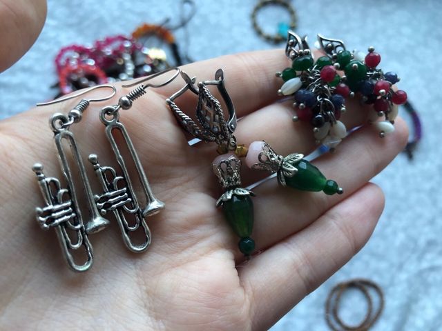 Lote bisutería 27 piezas distintas