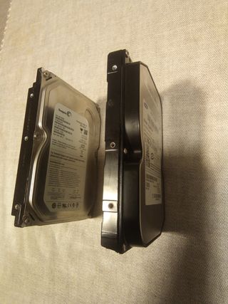 2 discos duros SATA, 80GB y 250GB