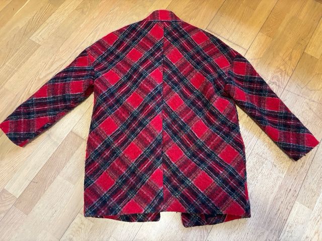 Abrigo cuadros rojo