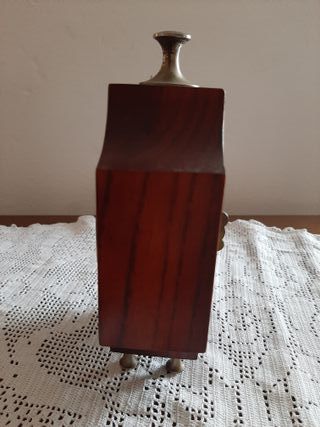 Orologio sveglia con carica manuale + 2 seghetti