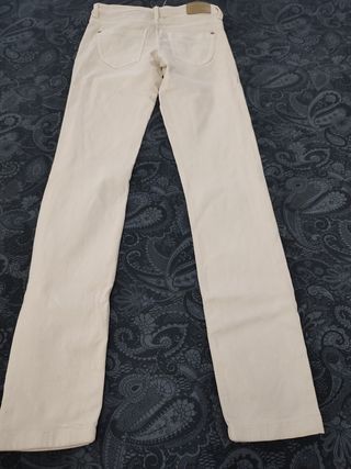 Pantalón pitillo talla 32