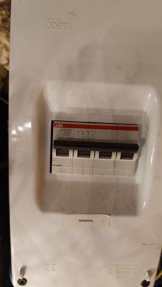 Electricista y mantenimiento | Roberto Sánchez