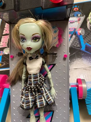 Cama/ Espejo Monster High