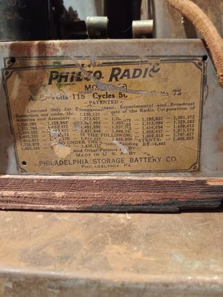 ANTIGUA RADIO DE CAPILLA ANTIGUA PHILCO BABY GRAND