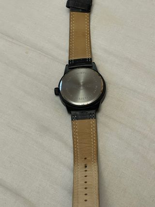 Reloj Pertegaz Back esfera negra números rojo