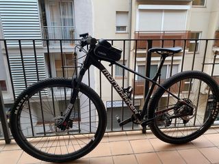 Bici muntanya dona