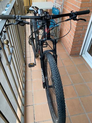 Bici muntanya dona