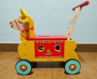 Correpasillos Janod llama