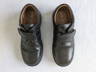 ZAPATO COLEGIAL NIÑO Número 34 / Nuevo / 5 euros