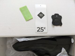 ZAPATO COLEGIAL NIÑO Número 34 / Nuevo / 5 euros