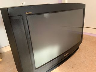 TV PANASONIC ANTIGUA MÁS DVD PHILIPS modelo DVP/12