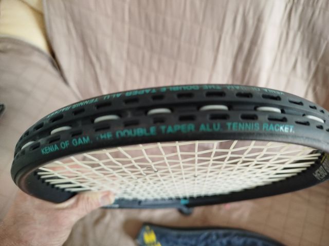 Raquetas de tenis, Pádel y bádminton .