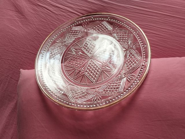 Plato cristal tallado borde dorado años 50