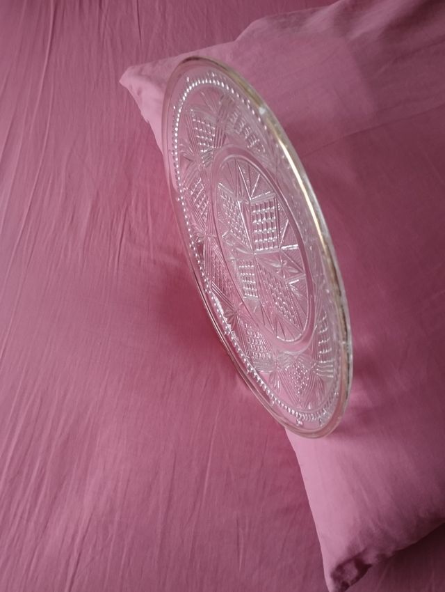 Plato cristal tallado borde dorado años 50