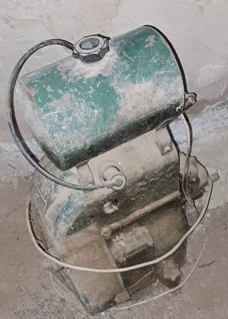 Motor Moexsa de bodega antiguo