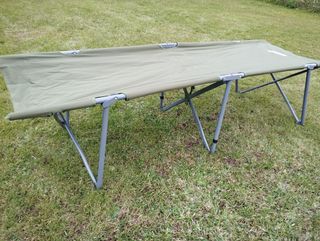 Cama plegable acampada ferrino