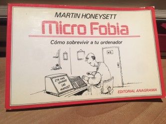 Libro Comic "MICRO FOBIA"