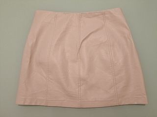 Minifalda cuero sintético beige Stradiva