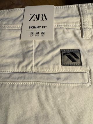 PANTALON CHINO BLANCO DE ZARA 