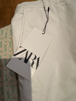 PANTALON CHINO BLANCO DE ZARA 