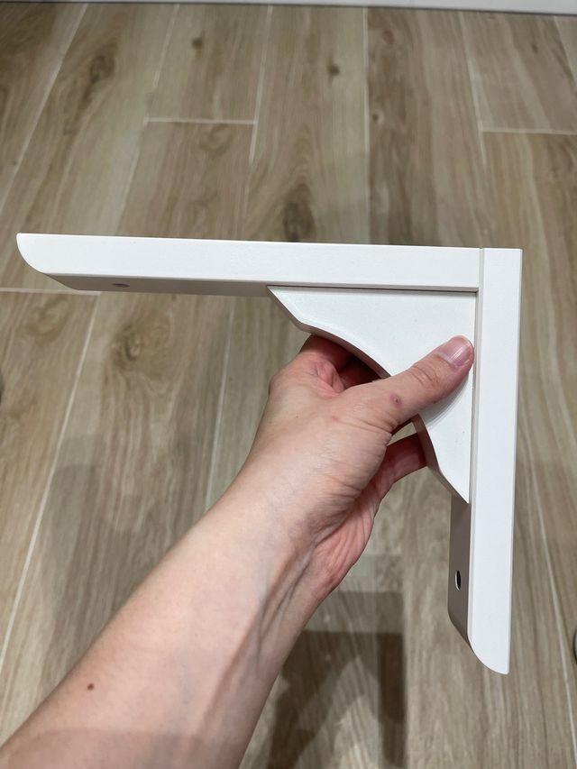 Soporte de pared para estanteria o balda