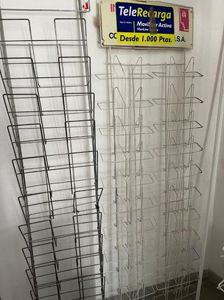 Expositor de revistas y periódicos