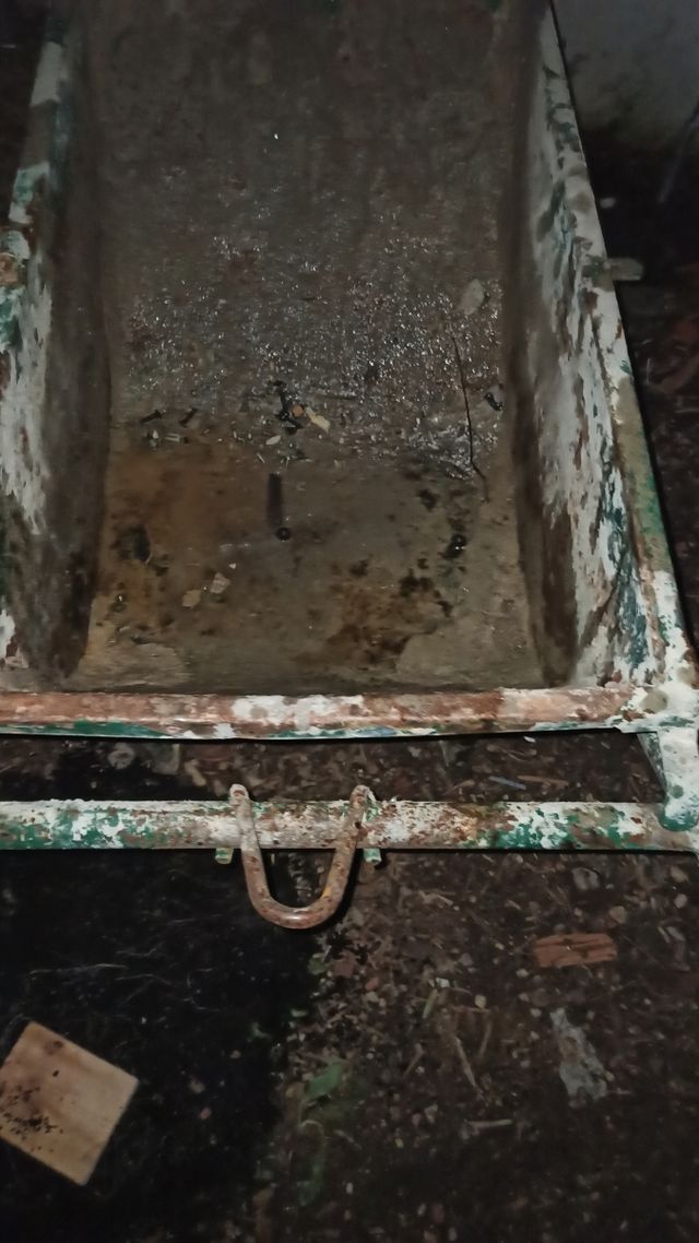 Carretilla de hierro antigua