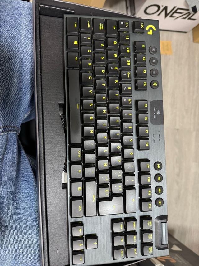 Logitech G915 LIGHTSPEED TKL Teclado