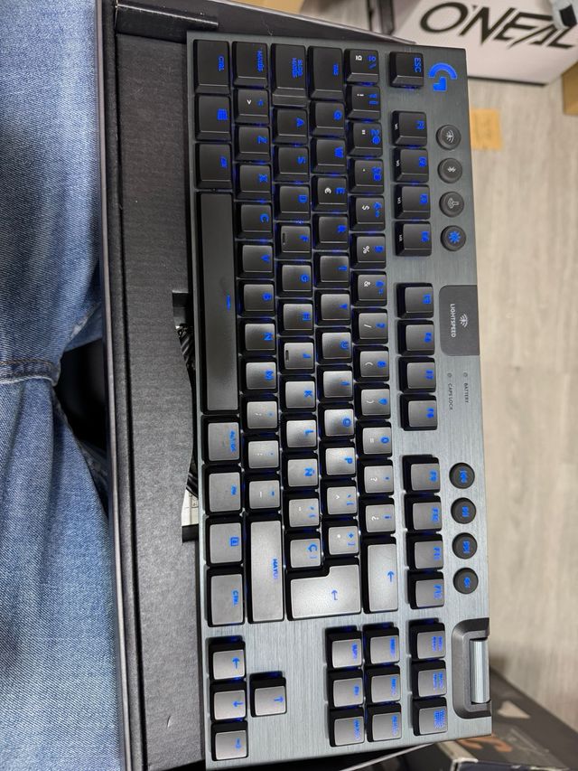 Logitech G915 LIGHTSPEED TKL Teclado
