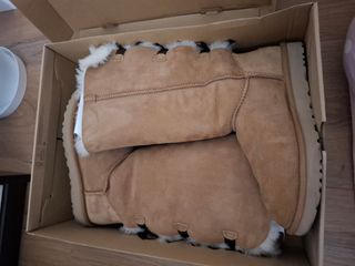 Botas ugg con tres lazos